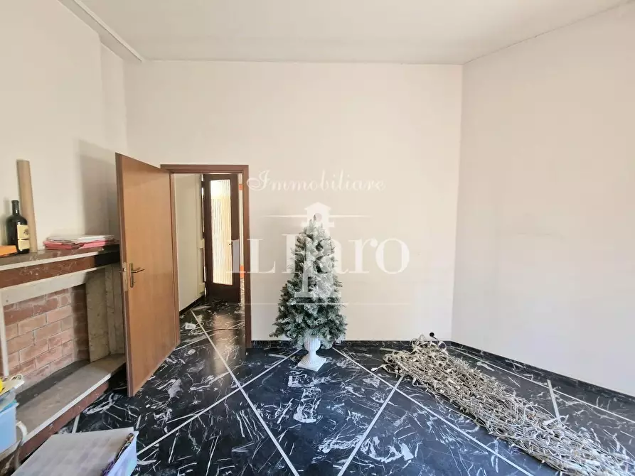 Immagine 54 di Casa indipendente in vendita  a Campi Bisenzio