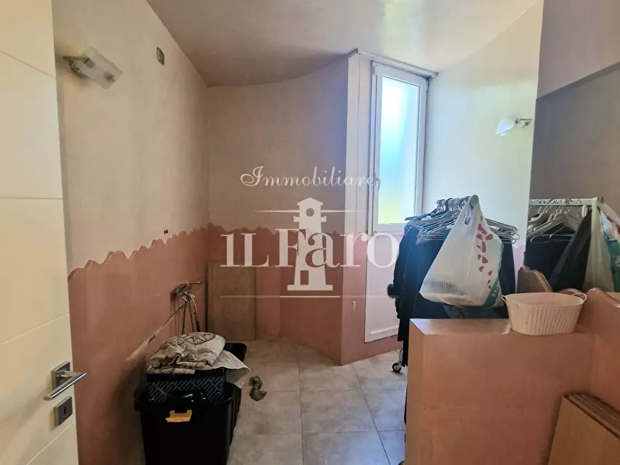 Immagine 39 di Casa indipendente in vendita  a Campi Bisenzio