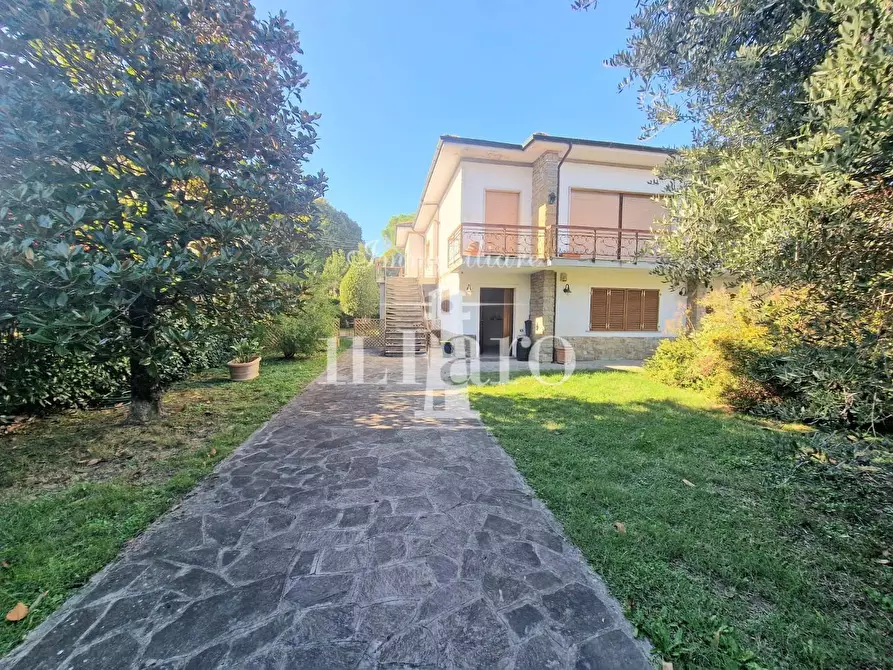 Immagine 63 di Casa indipendente in vendita  a Campi Bisenzio