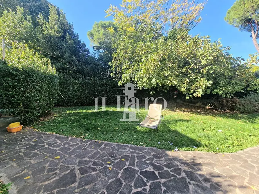 Immagine 68 di Casa indipendente in vendita  a Campi Bisenzio