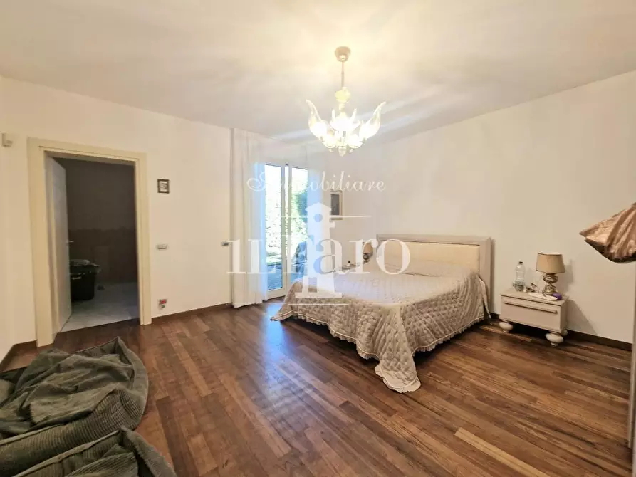 Immagine 25 di Casa indipendente in vendita  a Campi Bisenzio