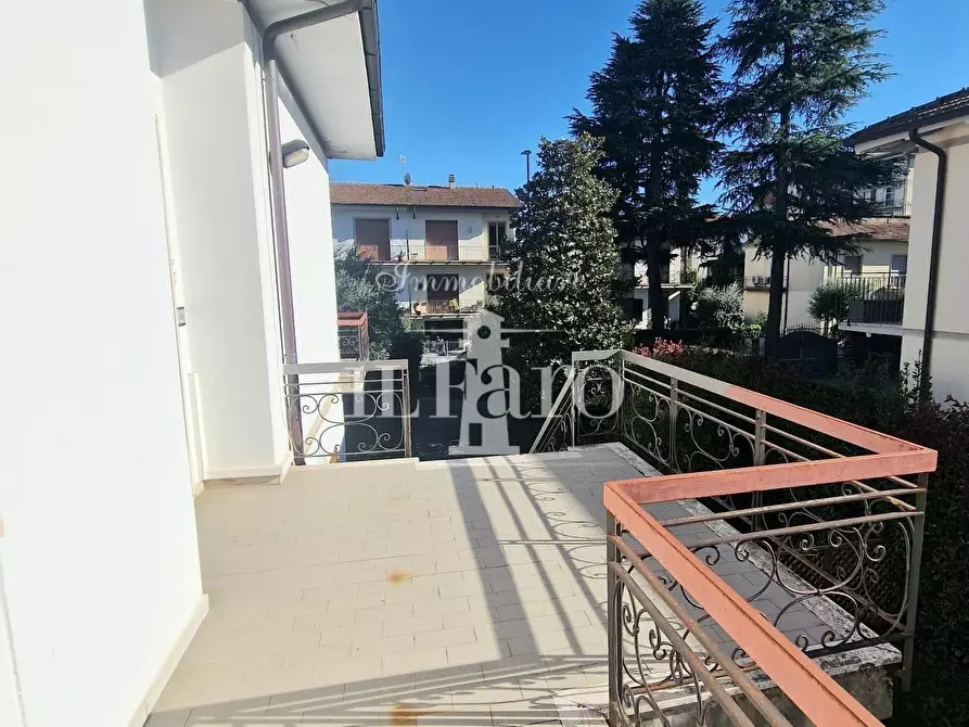 Immagine 66 di Casa indipendente in vendita  a Campi Bisenzio