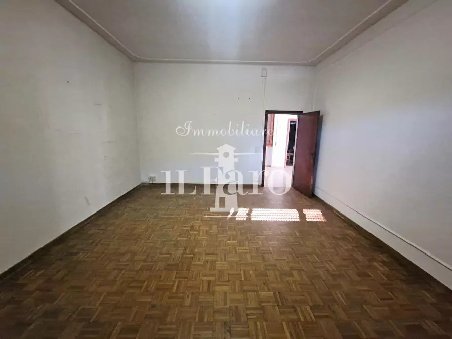 Immagine 51 di Casa indipendente in vendita  a Campi Bisenzio