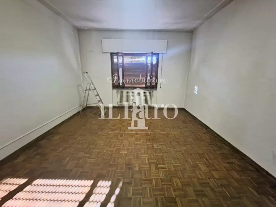 Immagine 47 di Casa indipendente in vendita  a Campi Bisenzio