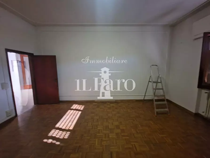 Immagine 45 di Casa indipendente in vendita  a Campi Bisenzio