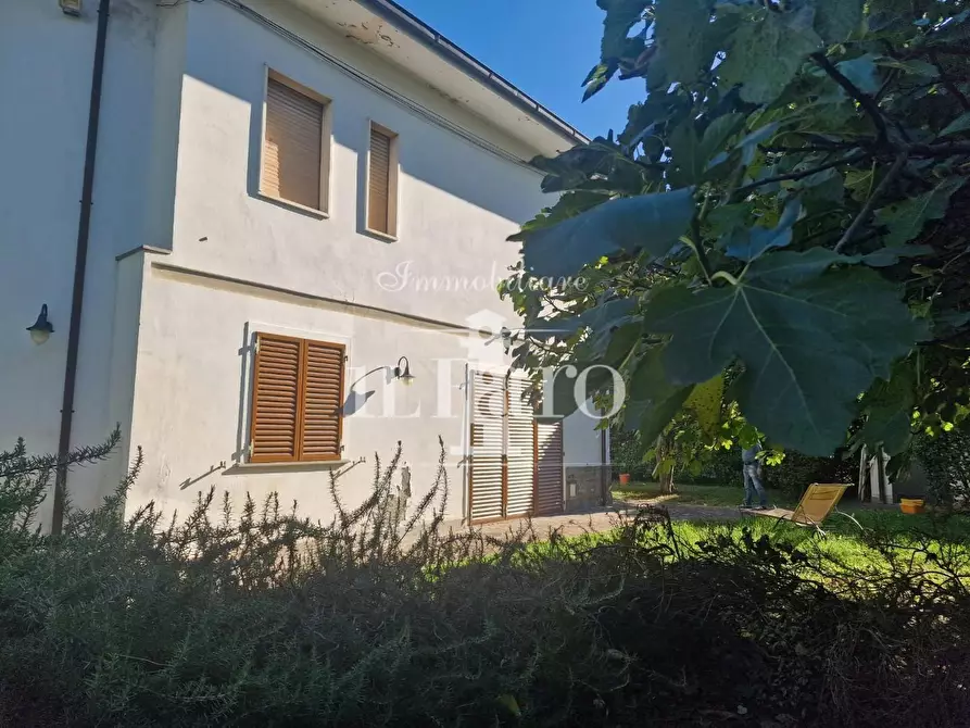 Immagine 67 di Casa indipendente in vendita  a Campi Bisenzio