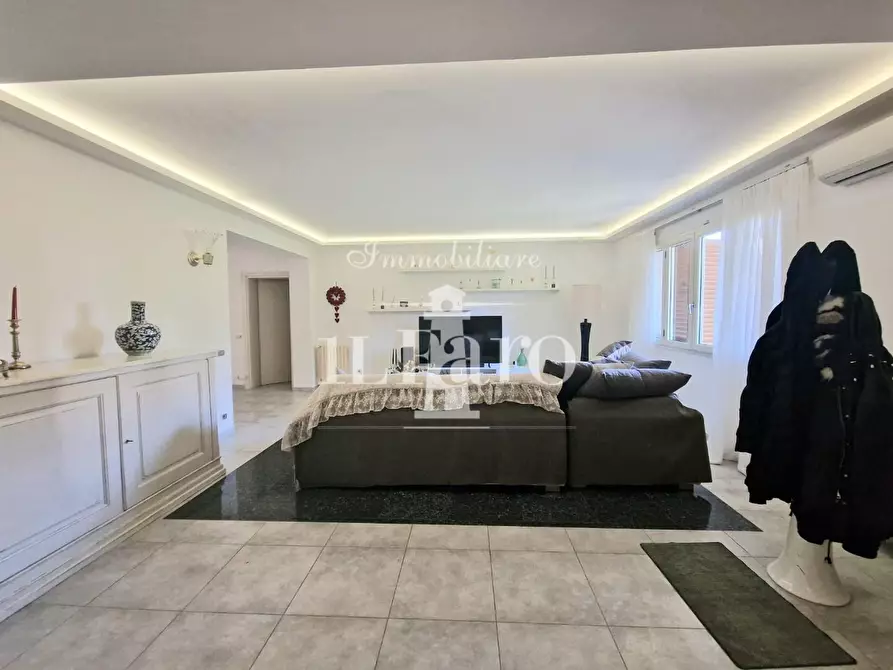 Immagine 7 di Casa indipendente in vendita  a Campi Bisenzio