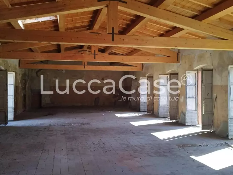 Immagine 8 di Loft/Open space in vendita  a Lucca