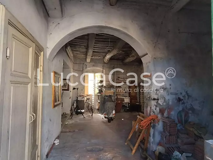 Immagine 4 di Loft/Open space in vendita  a Lucca