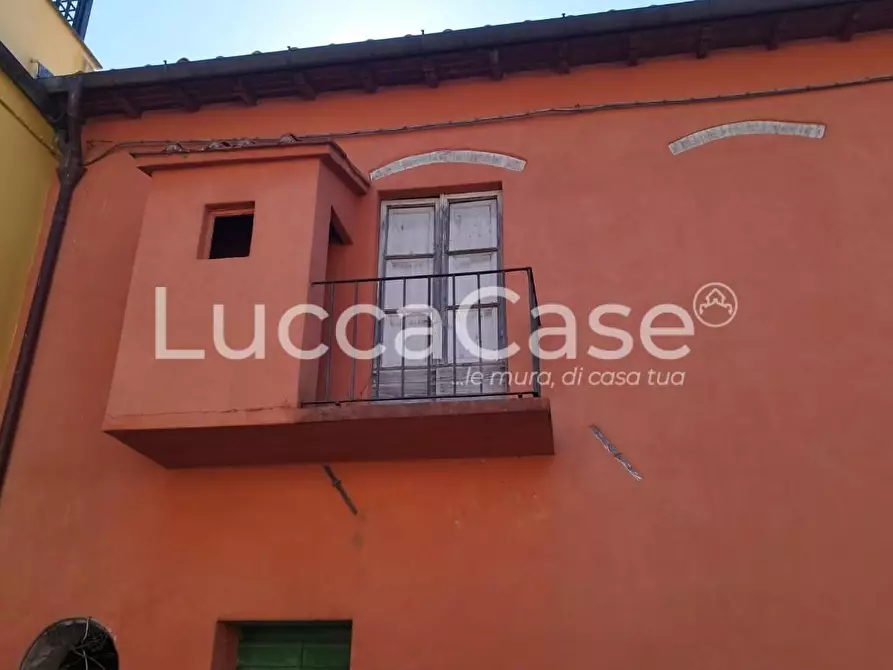 Immagine 3 di Loft/Open space in vendita  a Lucca