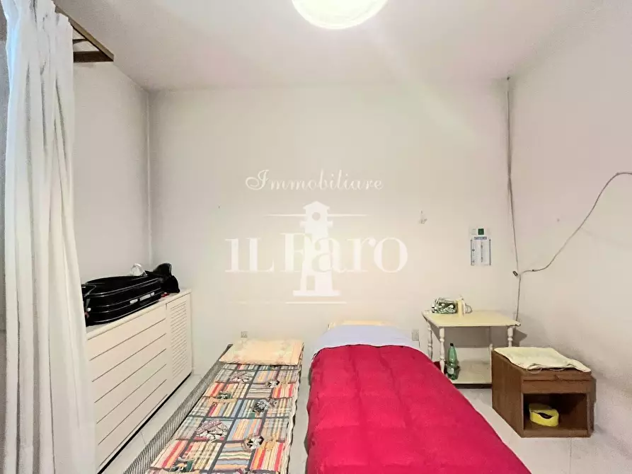 Immagine 17 di Terratetto in vendita  a Campi Bisenzio