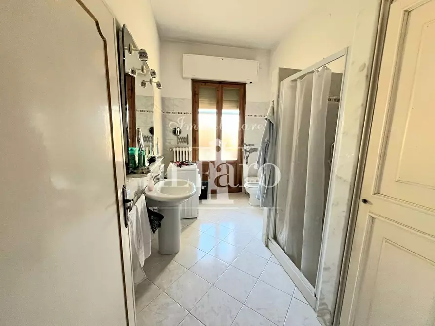 Immagine 21 di Terratetto in vendita  a Campi Bisenzio