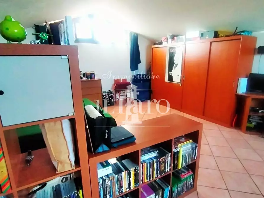 Immagine 13 di Appartamento in vendita  a Campi Bisenzio