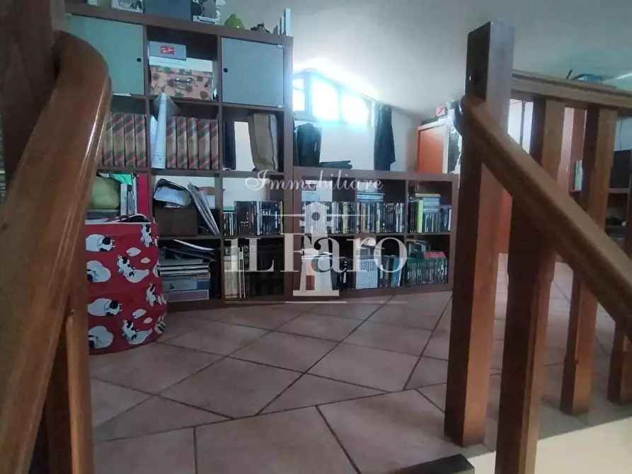 Immagine 11 di Appartamento in vendita  a Campi Bisenzio