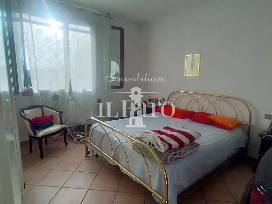 Immagine 9 di Appartamento in vendita  a Campi Bisenzio