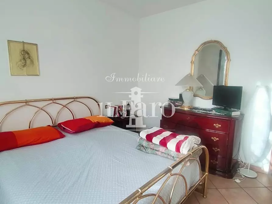 Immagine 8 di Appartamento in vendita  a Campi Bisenzio