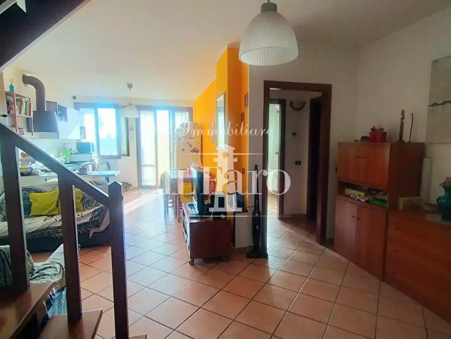 Immagine 1 di Appartamento in vendita  a Campi Bisenzio