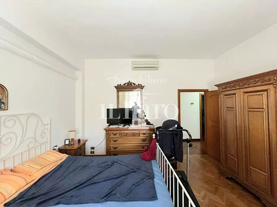 Immagine 14 di Appartamento in vendita  a Campi Bisenzio