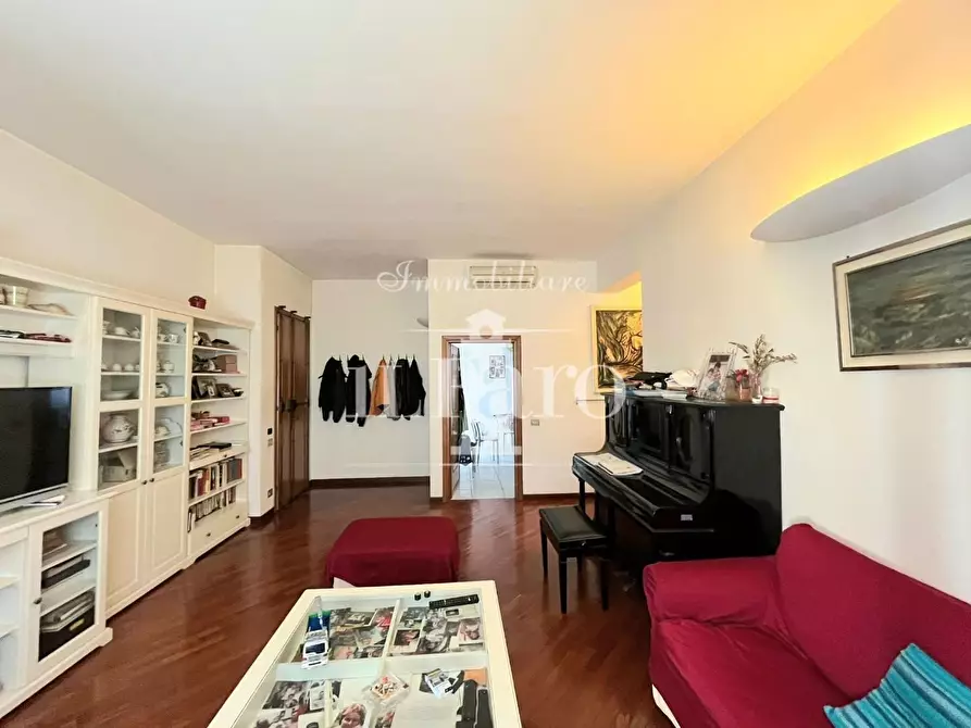 Immagine 1 di Appartamento in vendita  a Campi Bisenzio