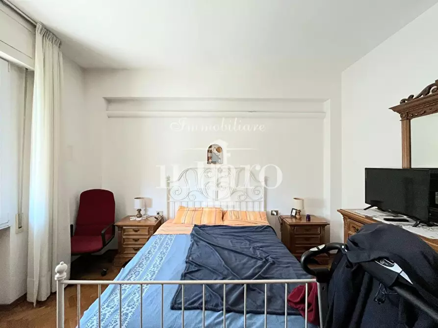 Immagine 13 di Appartamento in vendita  a Campi Bisenzio