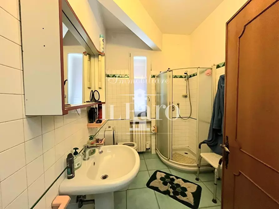 Immagine 20 di Appartamento in vendita  a Campi Bisenzio