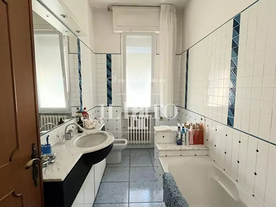 Immagine 19 di Appartamento in vendita  a Campi Bisenzio