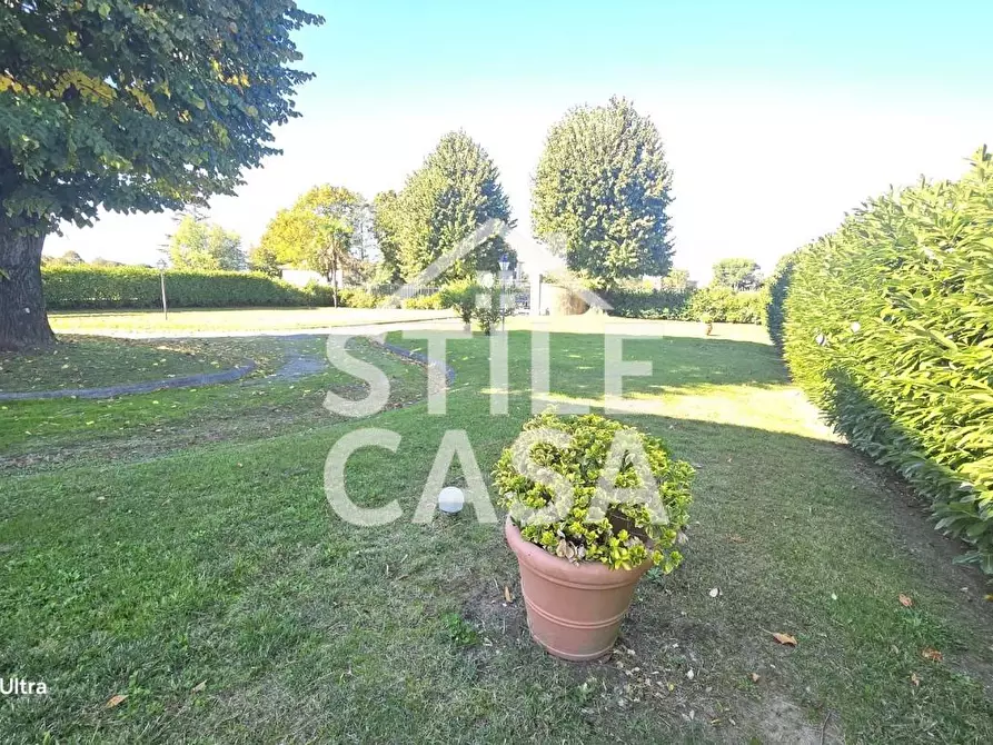 Immagine 40 di Villa in vendita  a Altopascio