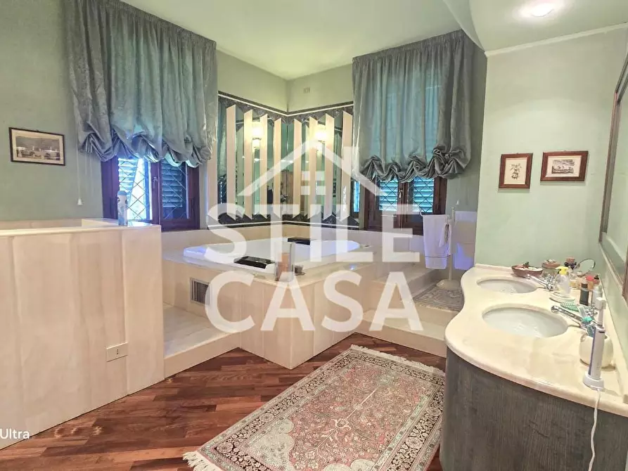 Immagine 41 di Villa in vendita  a Altopascio