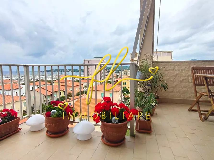 Immagine 23 di Appartamento in vendita  a Rosignano Marittimo