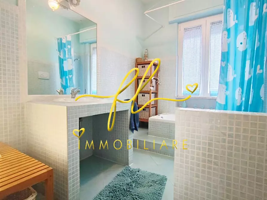 Immagine 36 di Appartamento in vendita  a Rosignano Marittimo