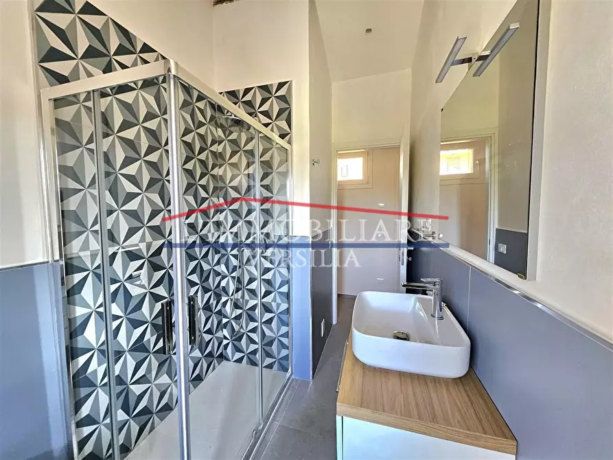 Immagine 21 di Casa semindipendente in vendita  a Massa