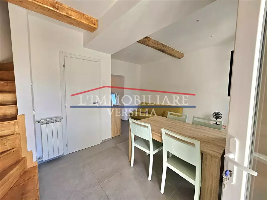 Immagine 3 di Casa semindipendente in vendita  a Massa