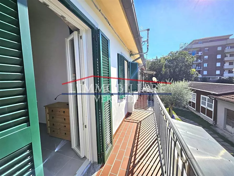 Immagine 13 di Casa semindipendente in vendita  a Massa