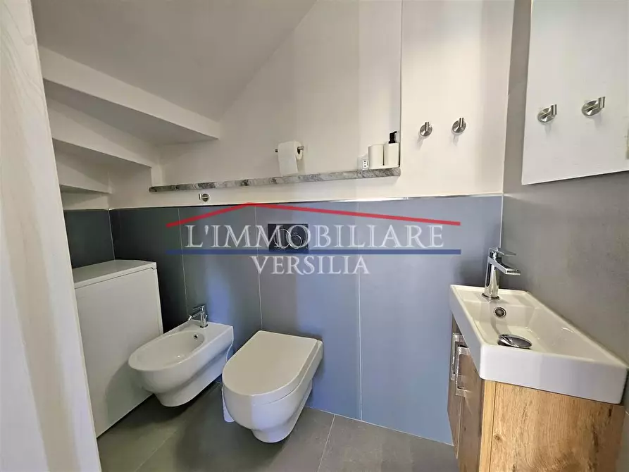 Immagine 5 di Casa semindipendente in vendita  a Massa