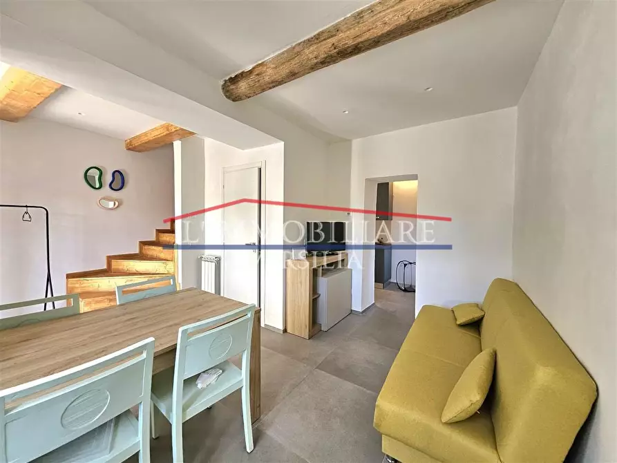 Immagine 4 di Casa semindipendente in vendita  a Massa