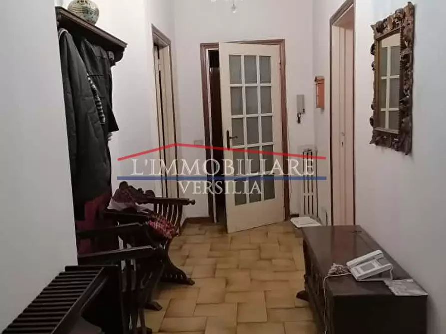 Immagine 3 di Appartamento in vendita  a Massa