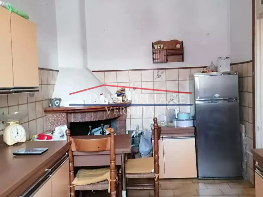 Immagine 2 di Appartamento in vendita  a Massa