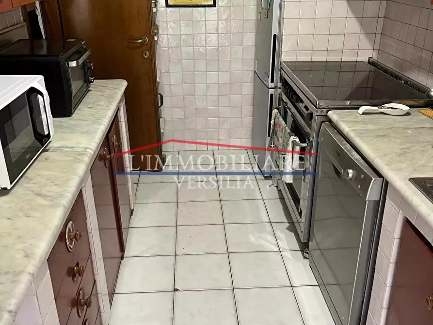 Immagine 7 di Appartamento in vendita  a Carrara