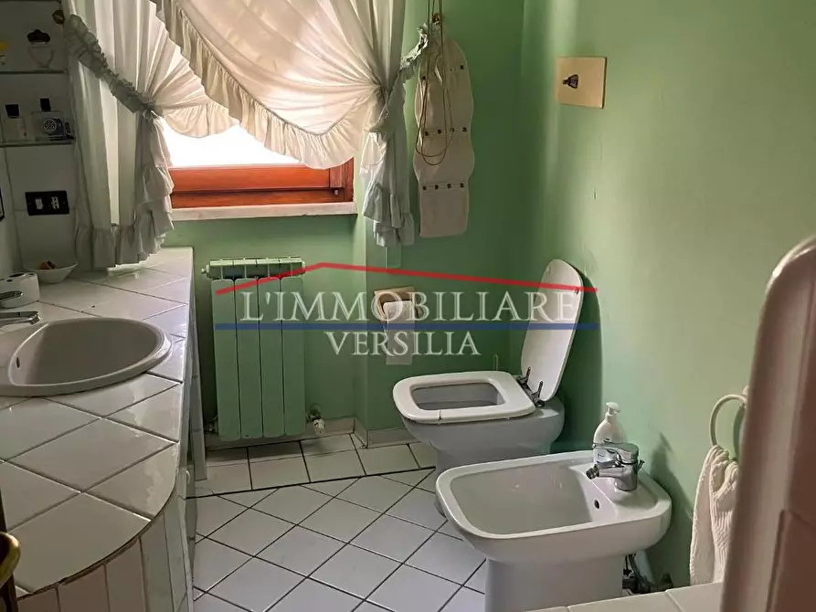 Immagine 16 di Appartamento in vendita  a Carrara