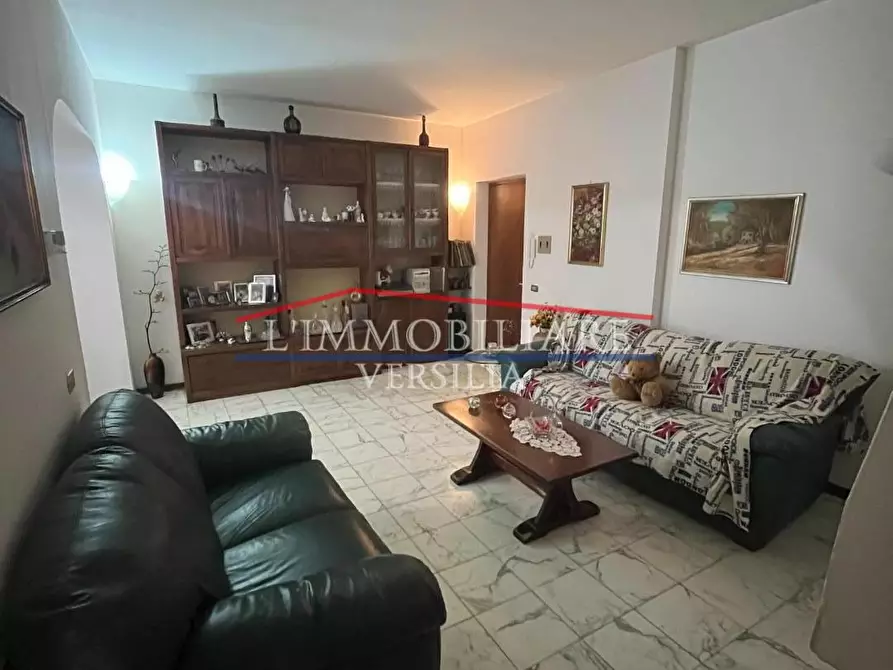 Immagine 2 di Appartamento in vendita  a Carrara