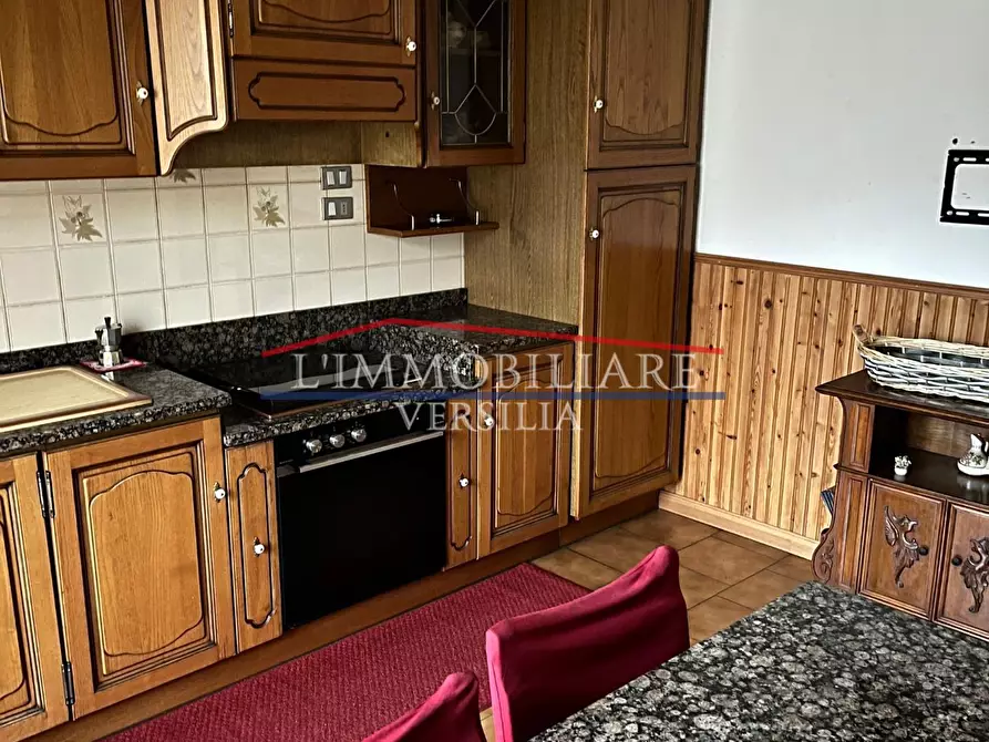 Immagine 3 di Appartamento in vendita  a Massa