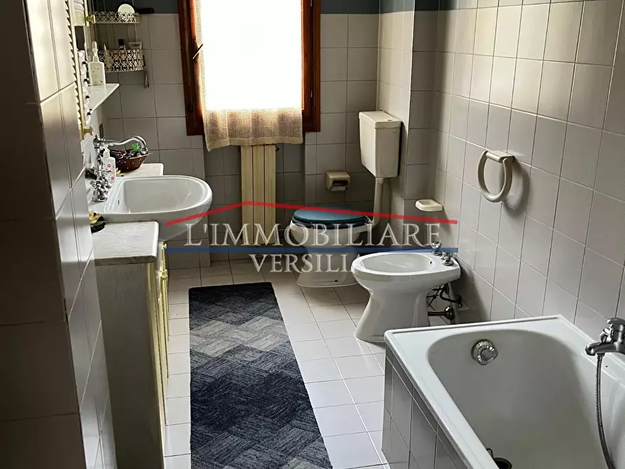 Immagine 15 di Appartamento in vendita  a Massa