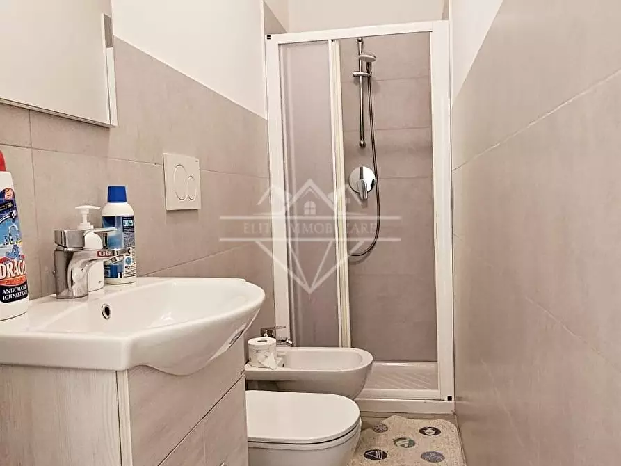 Immagine 9 di Appartamento in affitto  a Carrara