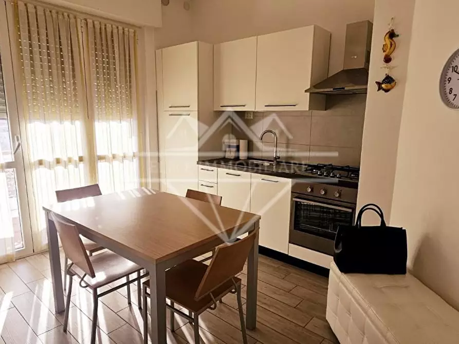 Immagine 1 di Appartamento in affitto  a Carrara