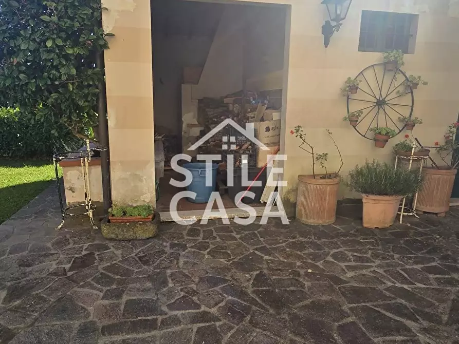 Immagine 38 di Villa in vendita  a Fucecchio