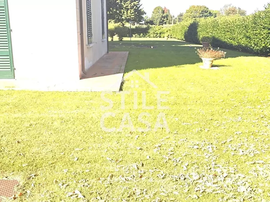 Immagine 4 di Villa in vendita  a Fucecchio