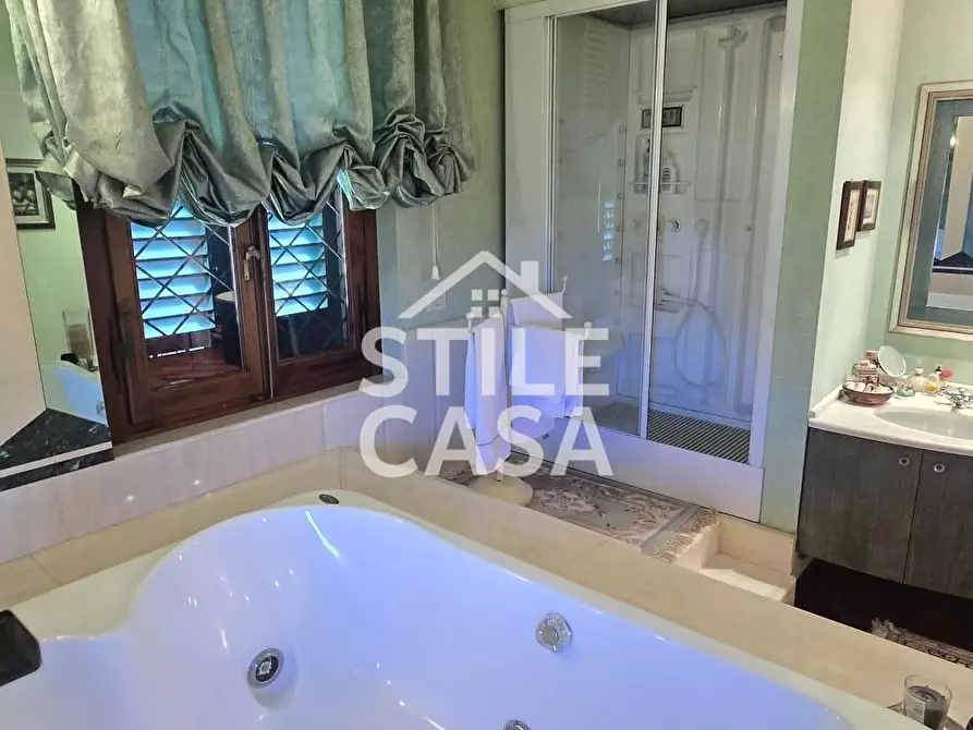 Immagine 24 di Villa in vendita  a Fucecchio