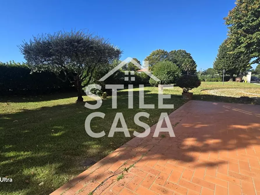 Immagine 36 di Villa in vendita  a Fucecchio