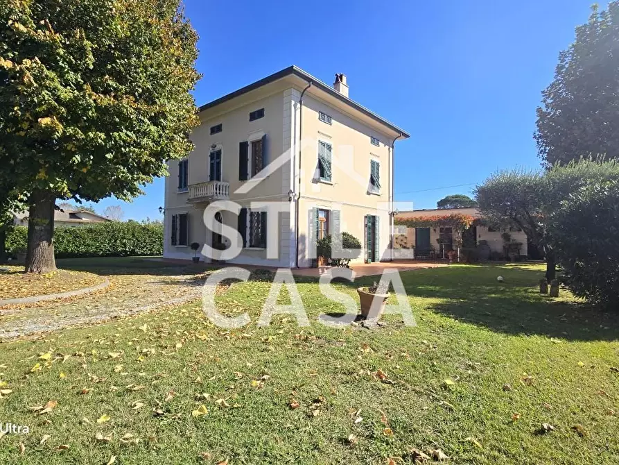 Immagine 42 di Villa in vendita  a Fucecchio