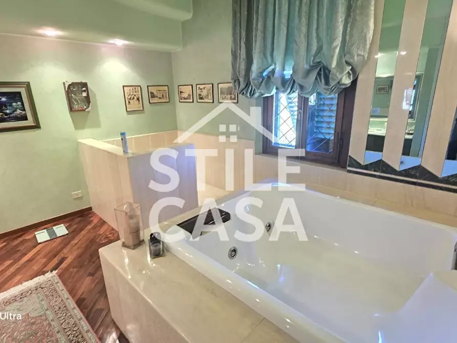 Immagine 39 di Villa in vendita  a Fucecchio